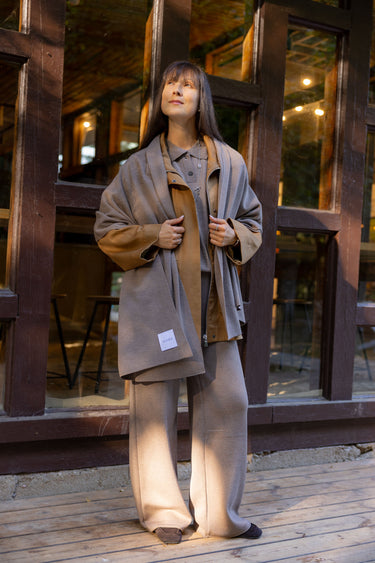 Via 100% Merino Scarf Taupe