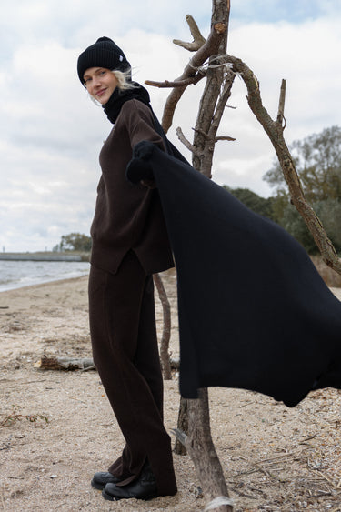 Via 100% Merino Scarf Black