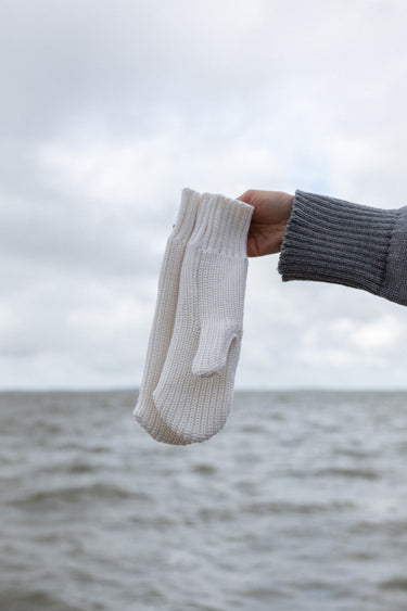 Nonna 100% Merino Mittens White