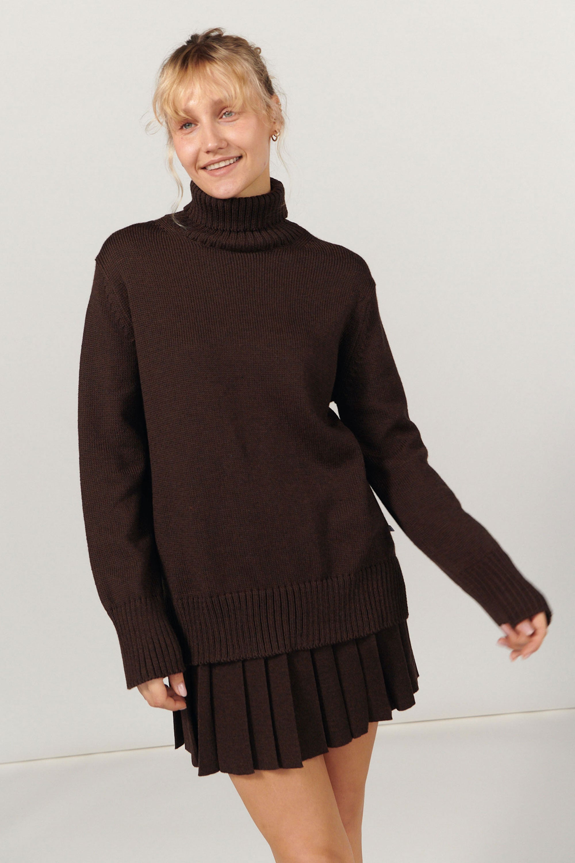 Morbido 100% Merino Turtleneck Chocolate